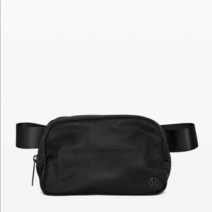 Lululemon everywhere belt bag
